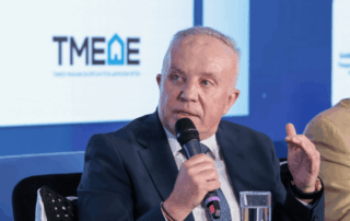 Ο Πρόεδρος του ΤΜΕΔΕ Κωνσταντίνος Μακέδος μιλάει στο πάνελ για τις υποδομές του συνεδρίου «Ελλάδα 2030»